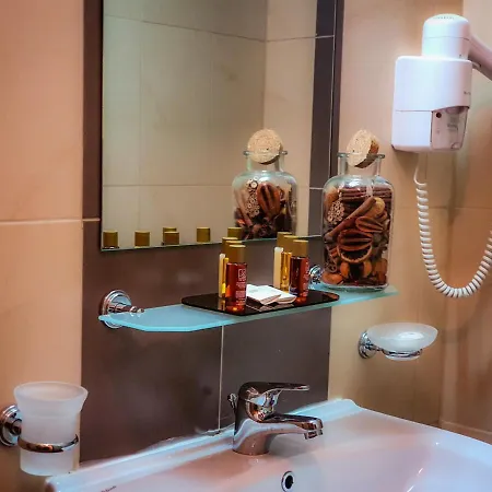 St. John Hill Μπάνσκο