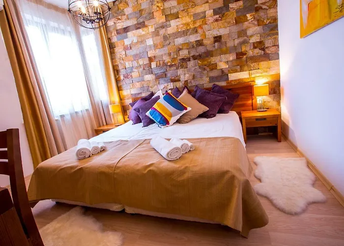 St. John Hill Apartment *