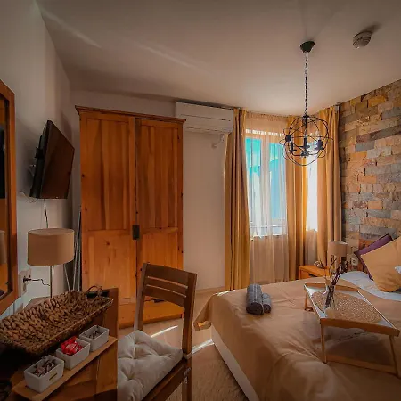 St. John Hill Apartman *