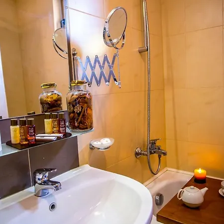 St. John Hill Apartman *